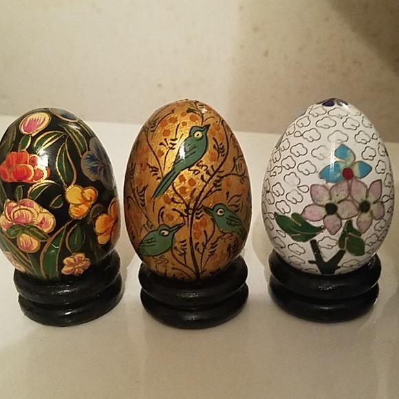 HAND PAINTED PAPIER MACHE EGGS - Picture 3 of 4